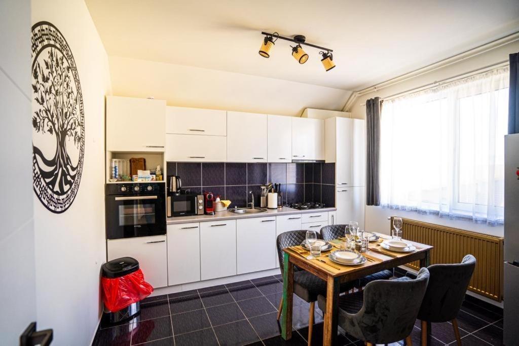 N & G Apartments Rîşnov エクステリア 写真